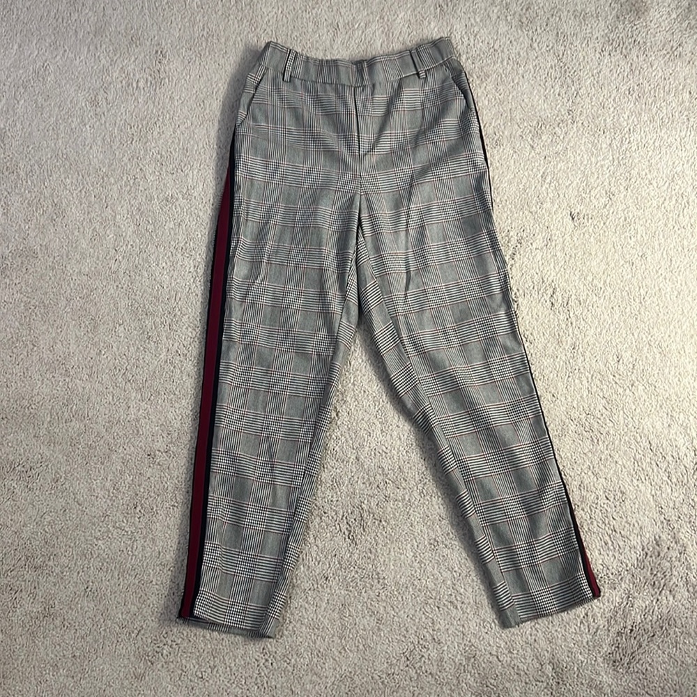 Zara Plaid Trousers with an Elastic Band in a size XS!
